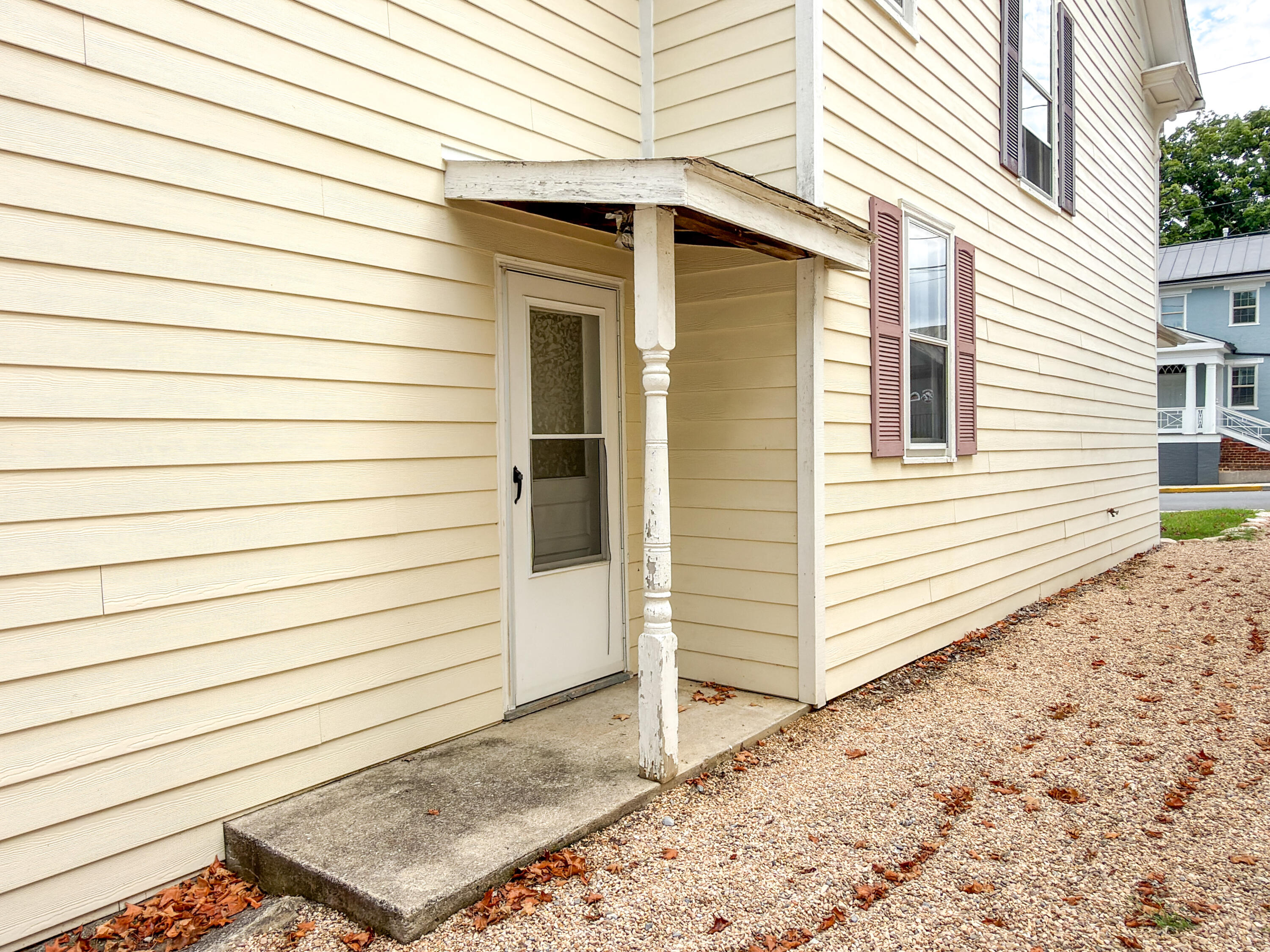 315 S MAIN St
