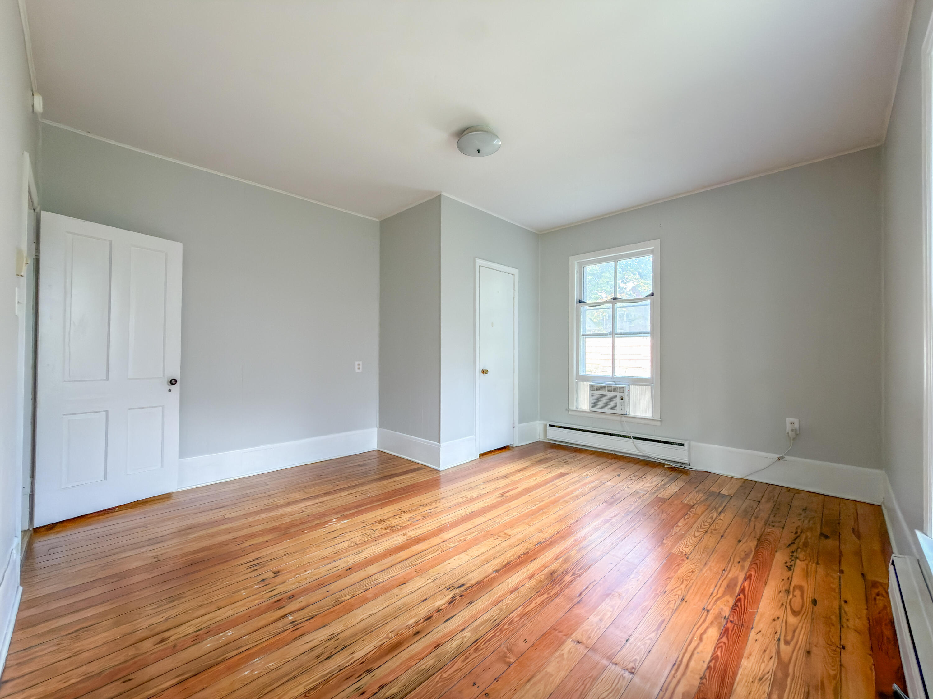 315 S MAIN St
