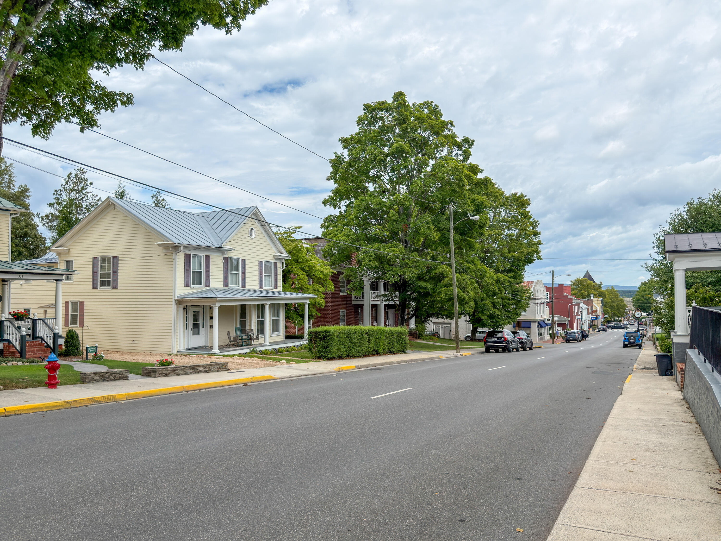 315 S MAIN St