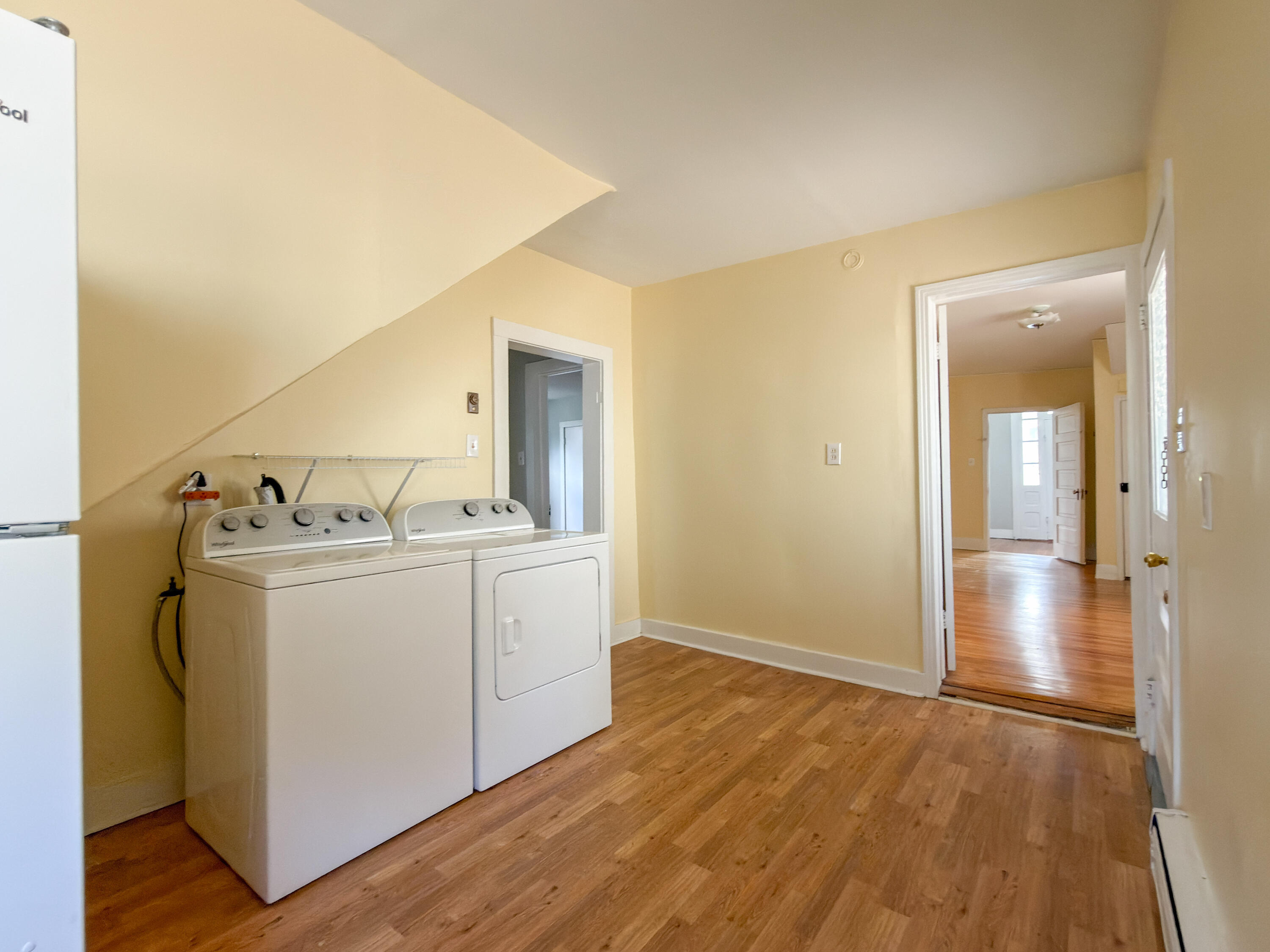 315 S MAIN St