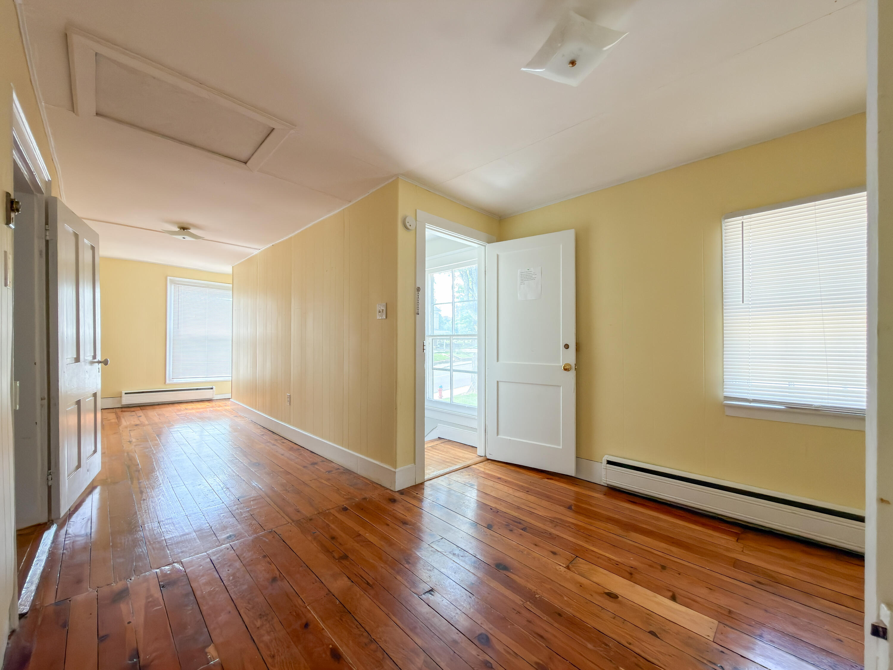315 S MAIN St