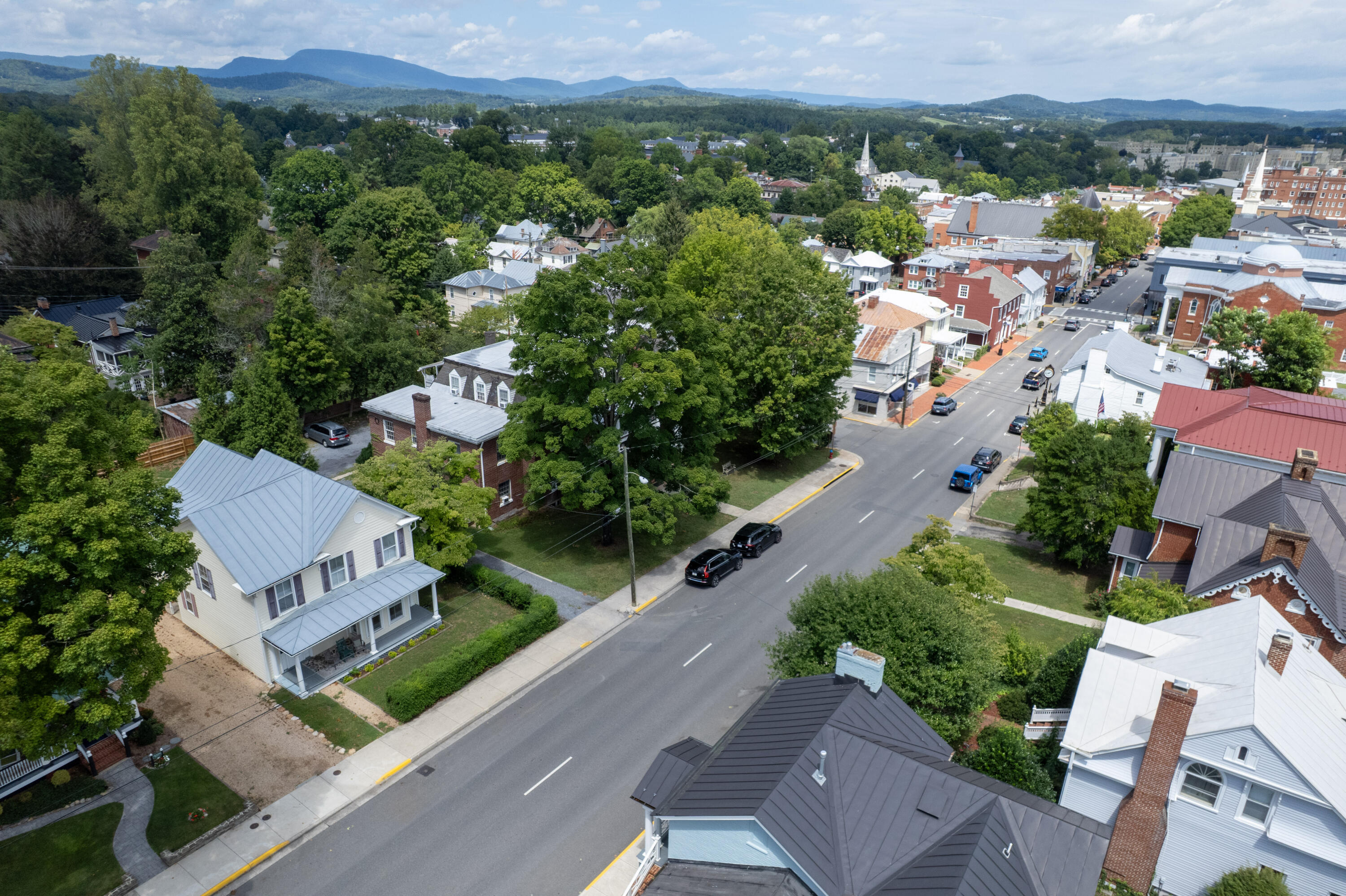 315 S MAIN St