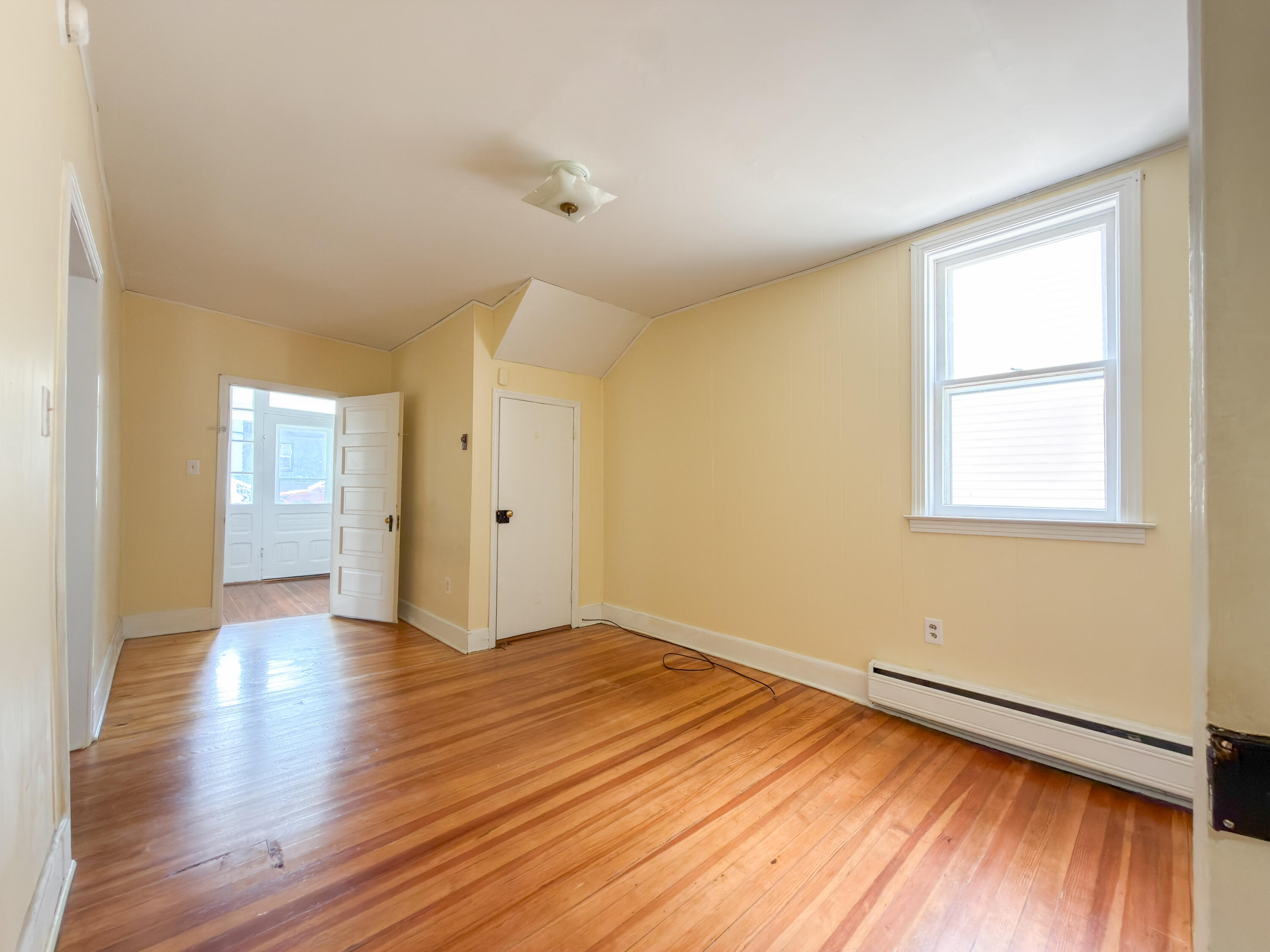 315 S MAIN St