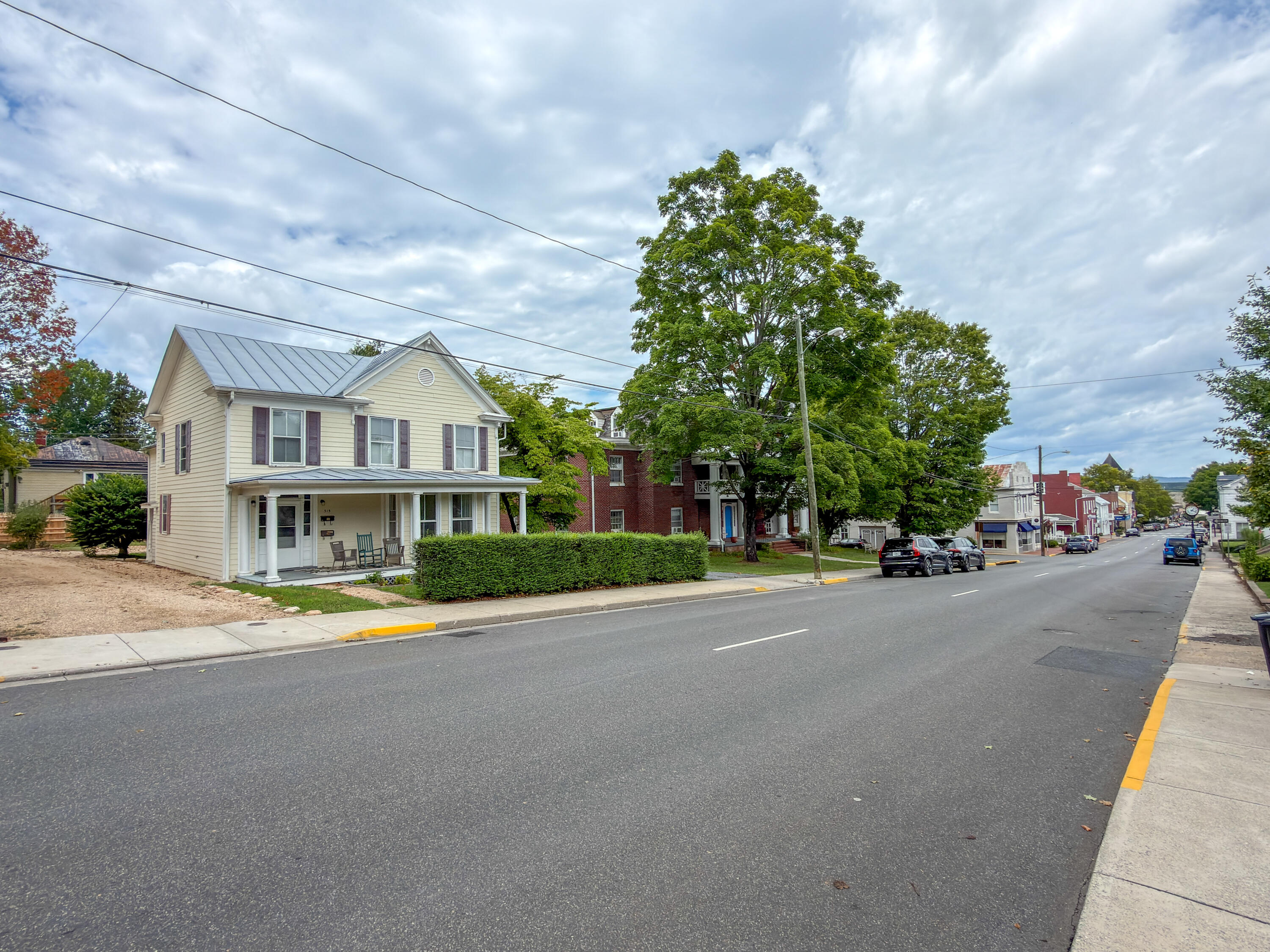315 S MAIN St
