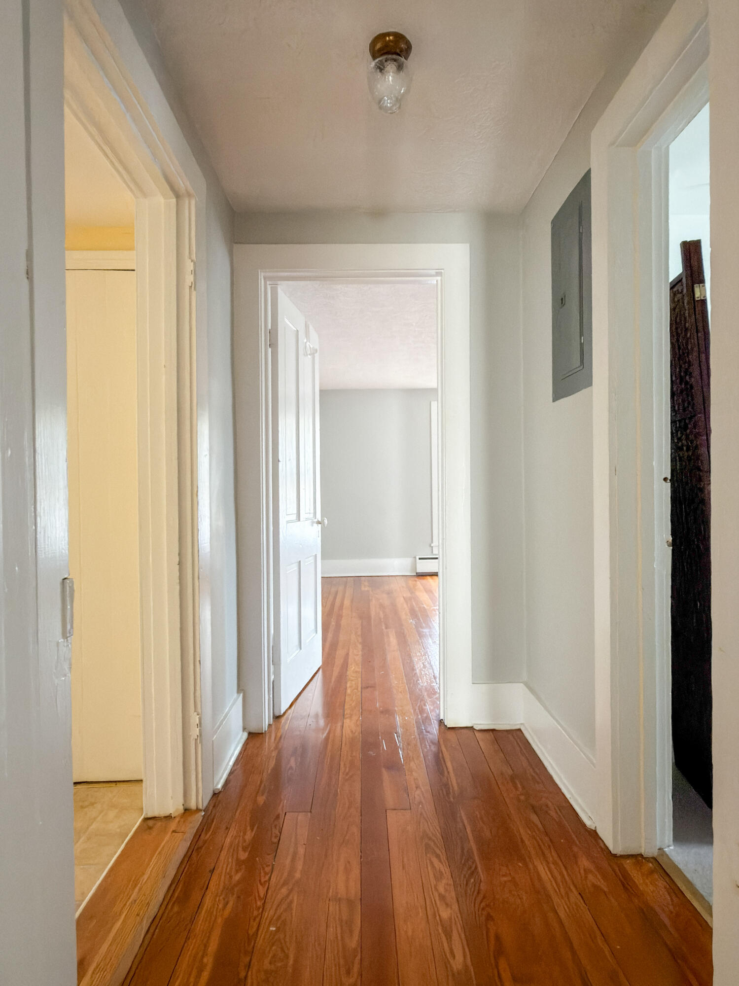 315 S MAIN St