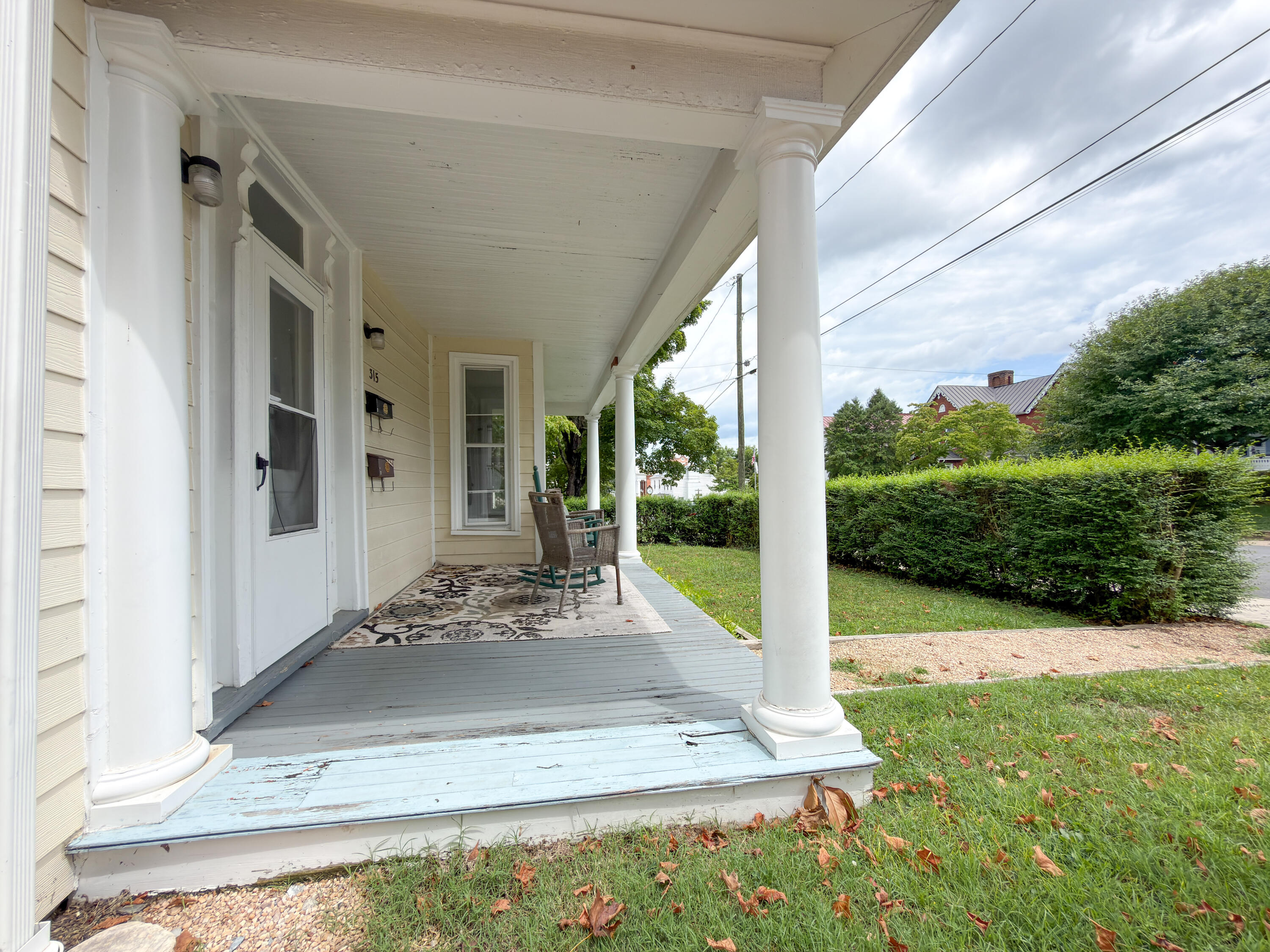 315 S MAIN St