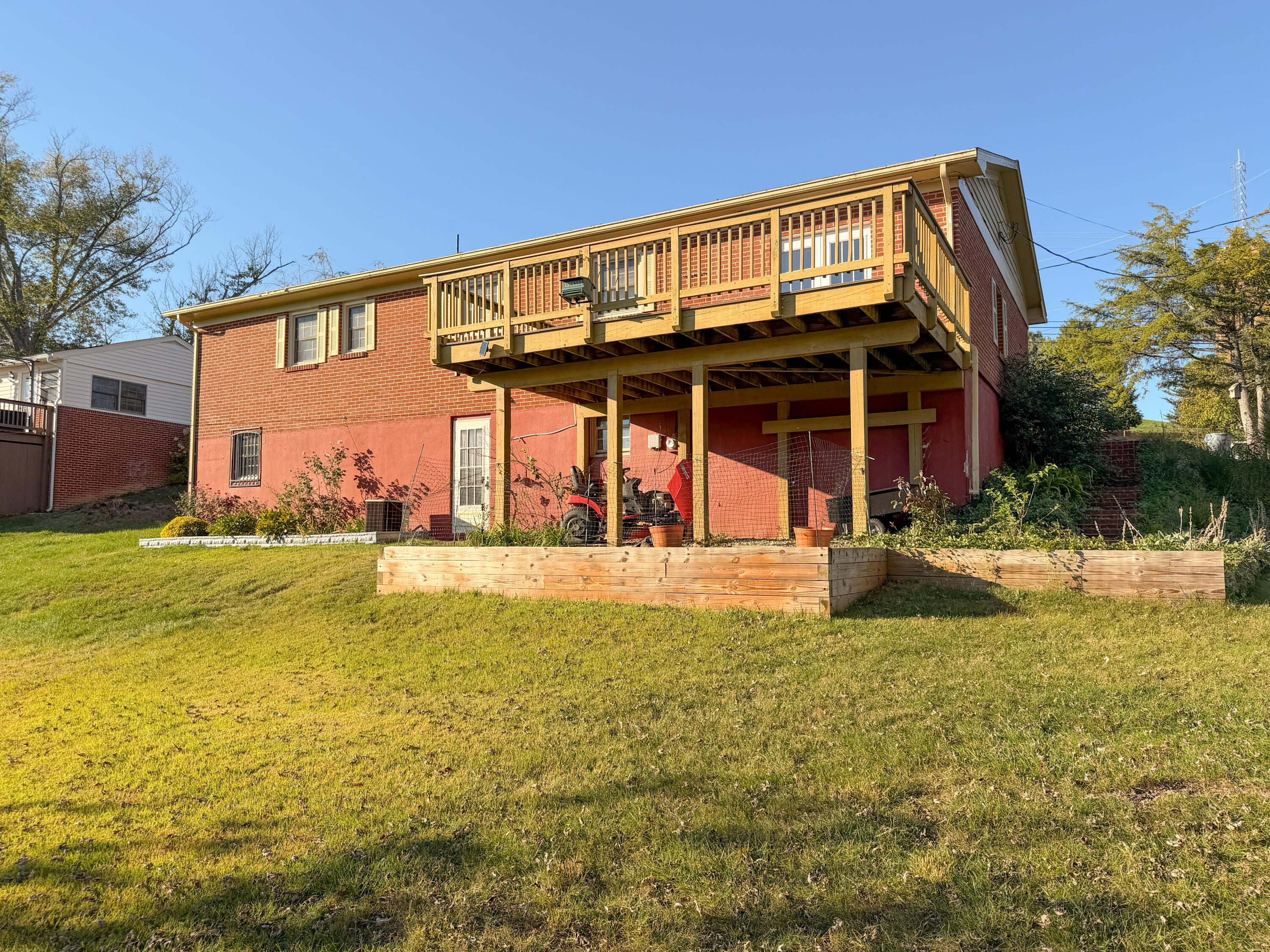 408 ENFIELD Rd