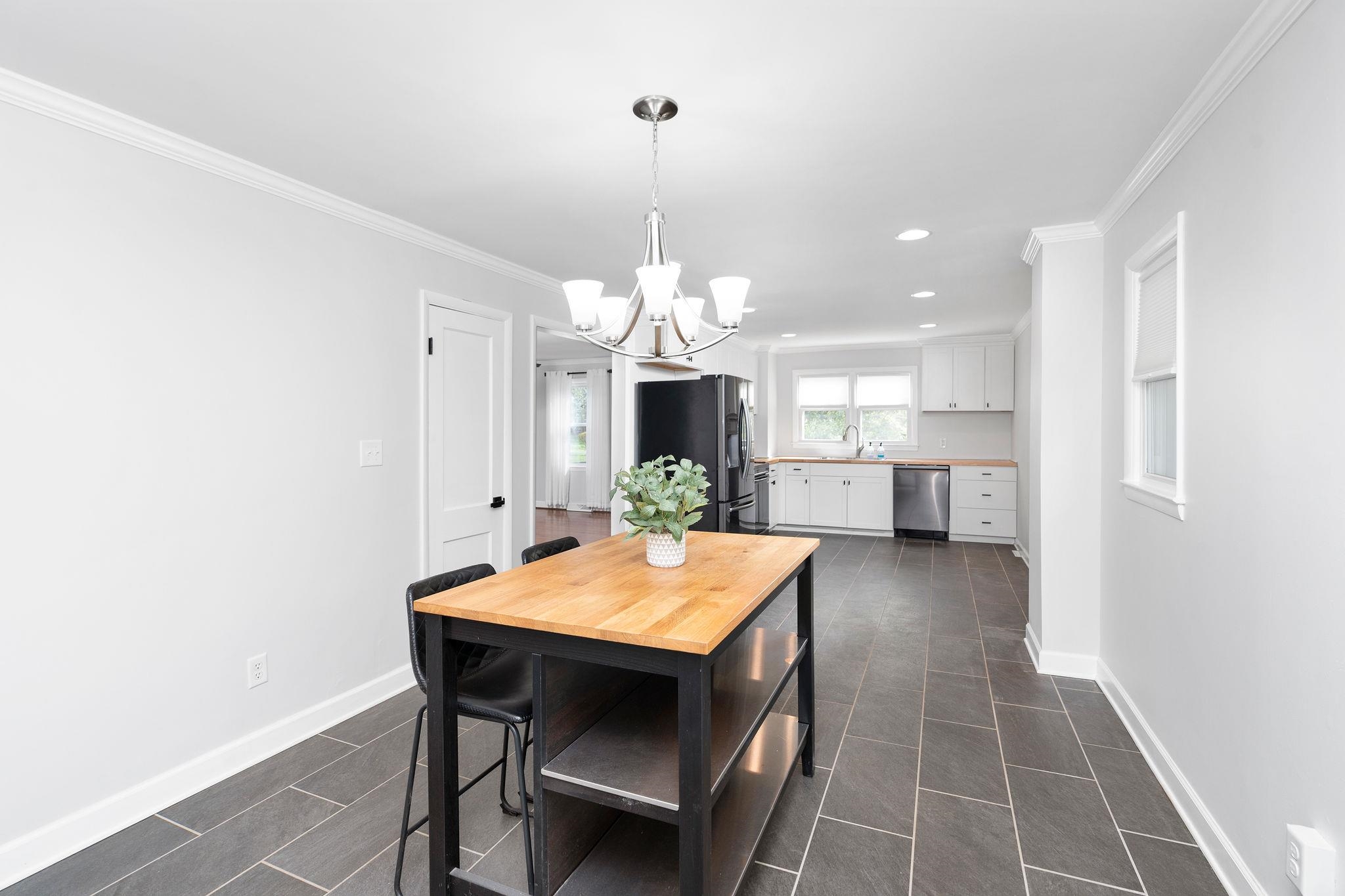 1628 BLACK CAT RD