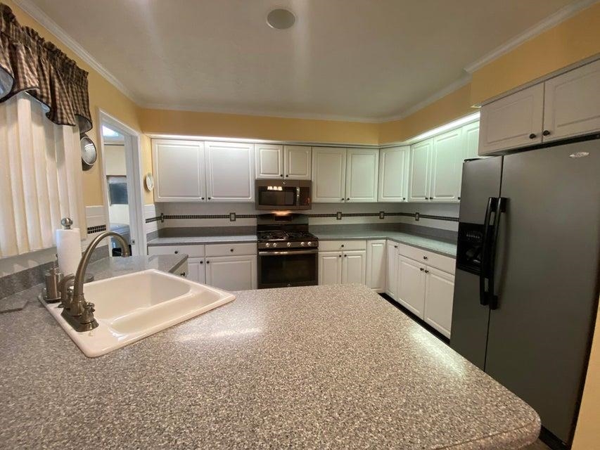 255 EMERALD DR