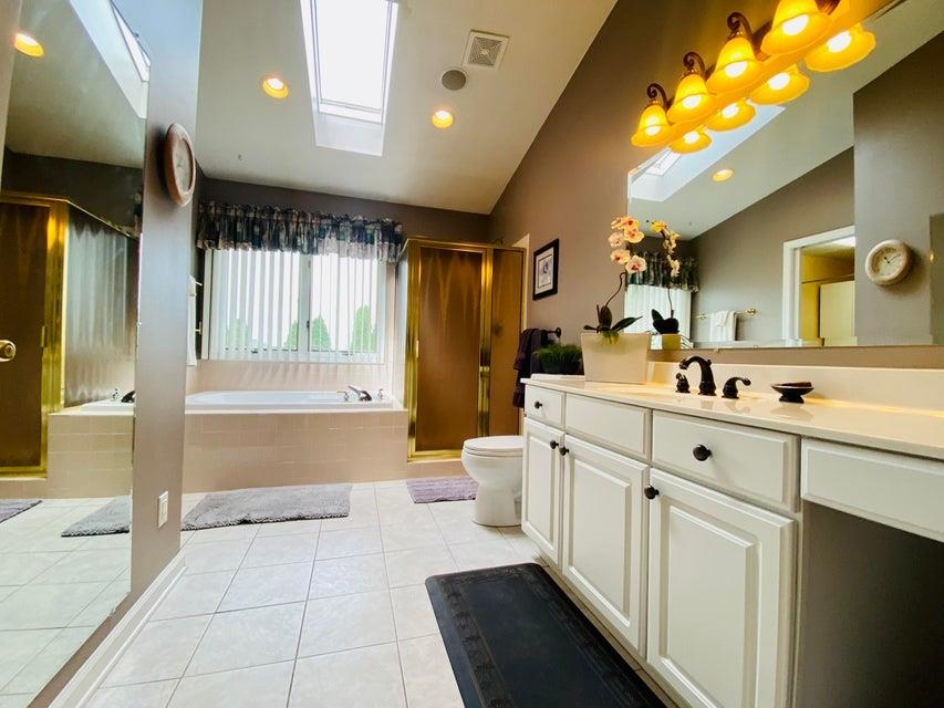255 EMERALD DR