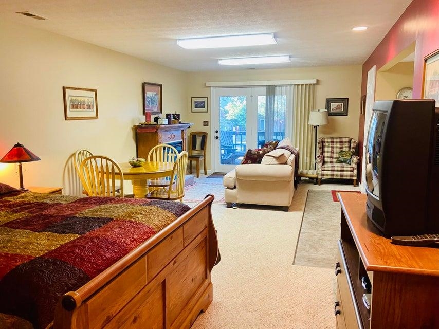 255 EMERALD DR