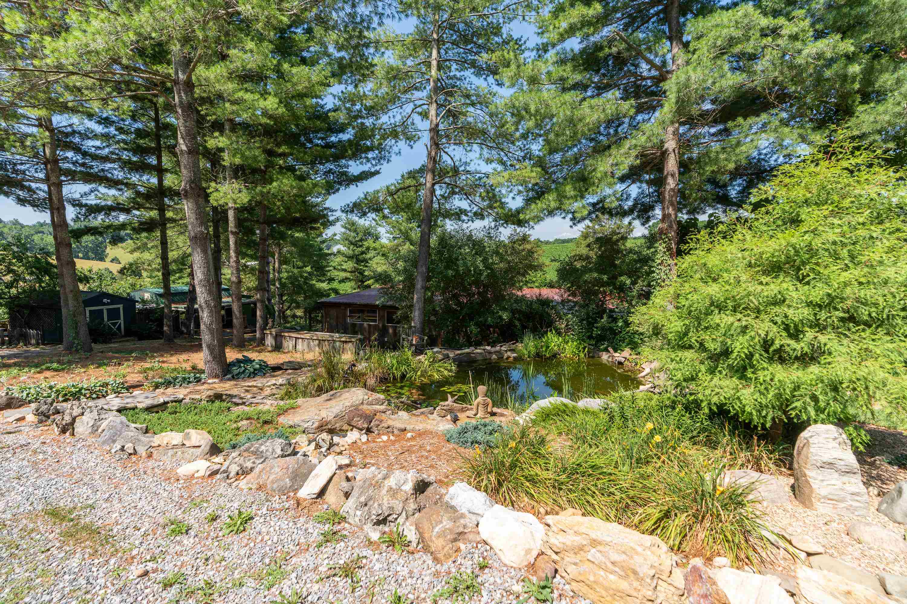 801 BROADHEAD SCHOOL RD