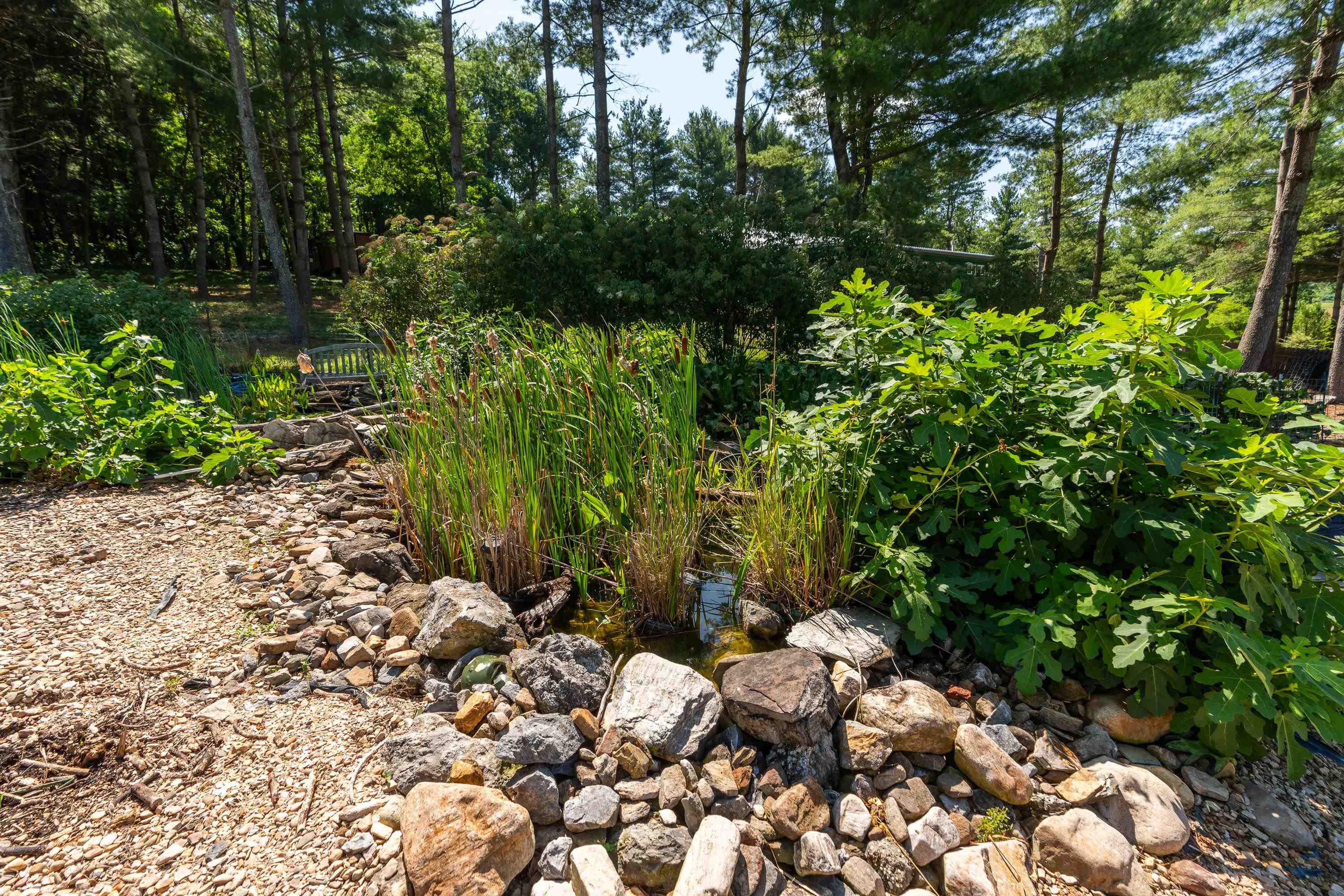 801 BROADHEAD SCHOOL RD