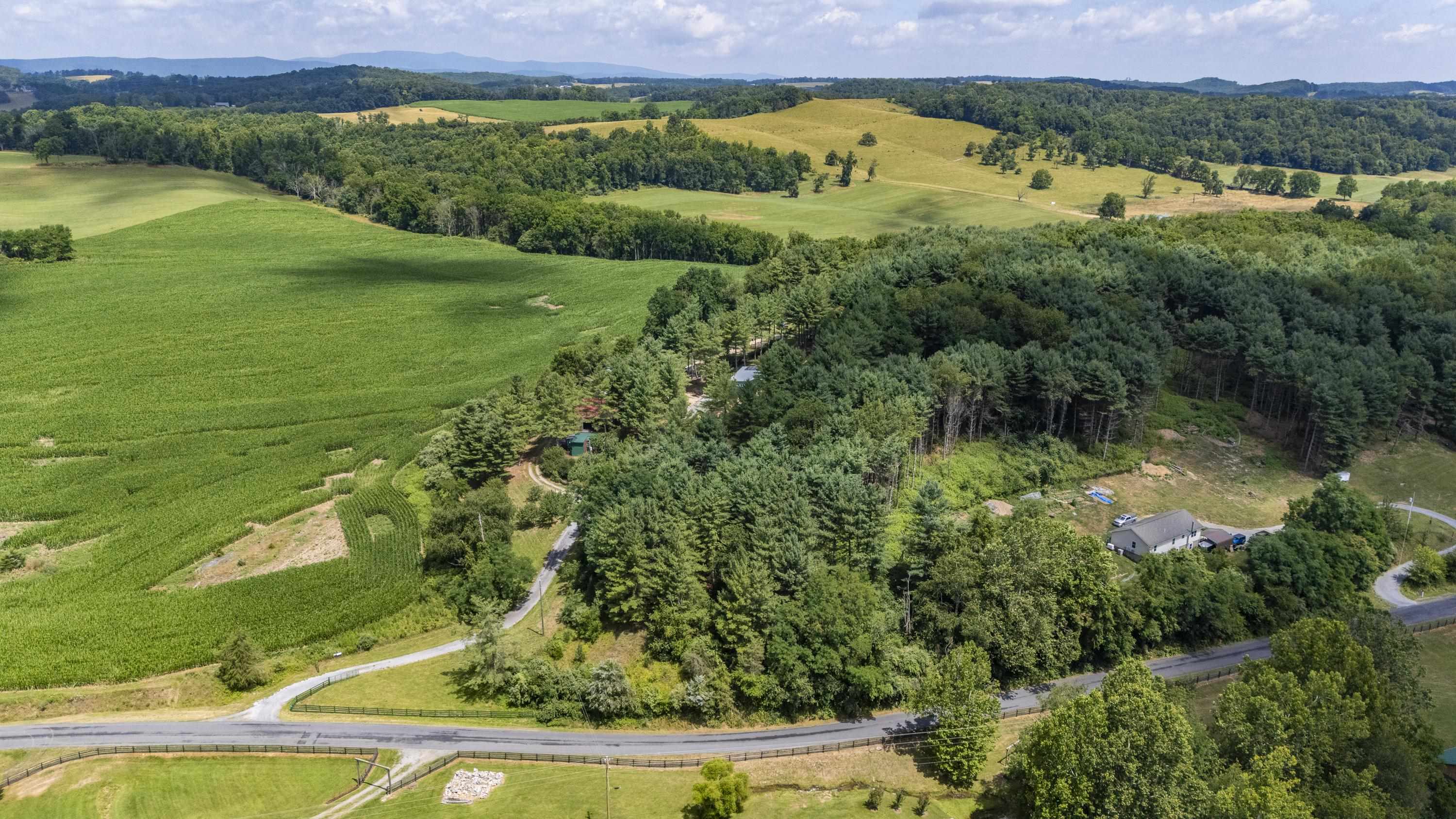 801 BROADHEAD SCHOOL RD