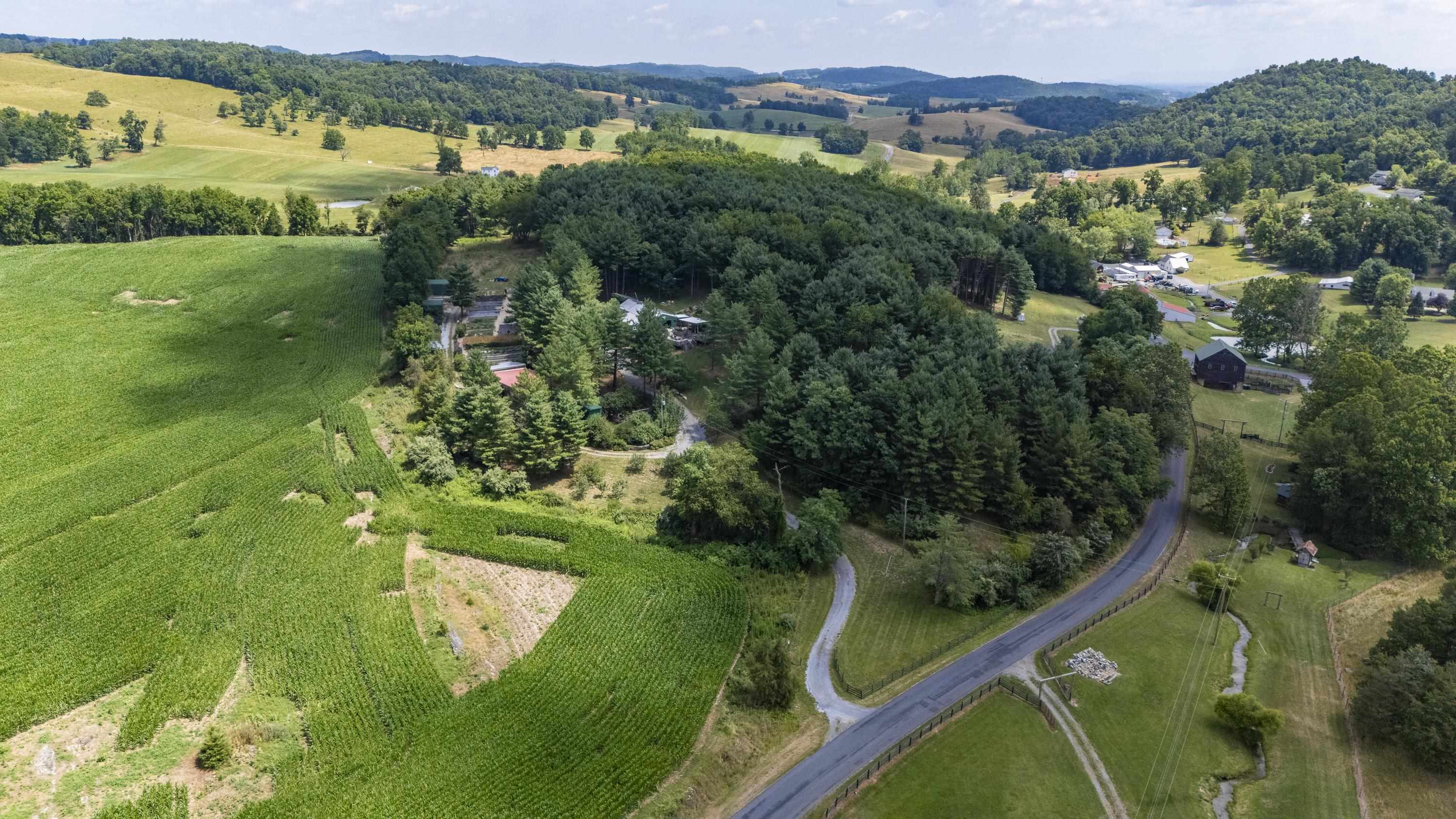 801 BROADHEAD SCHOOL RD