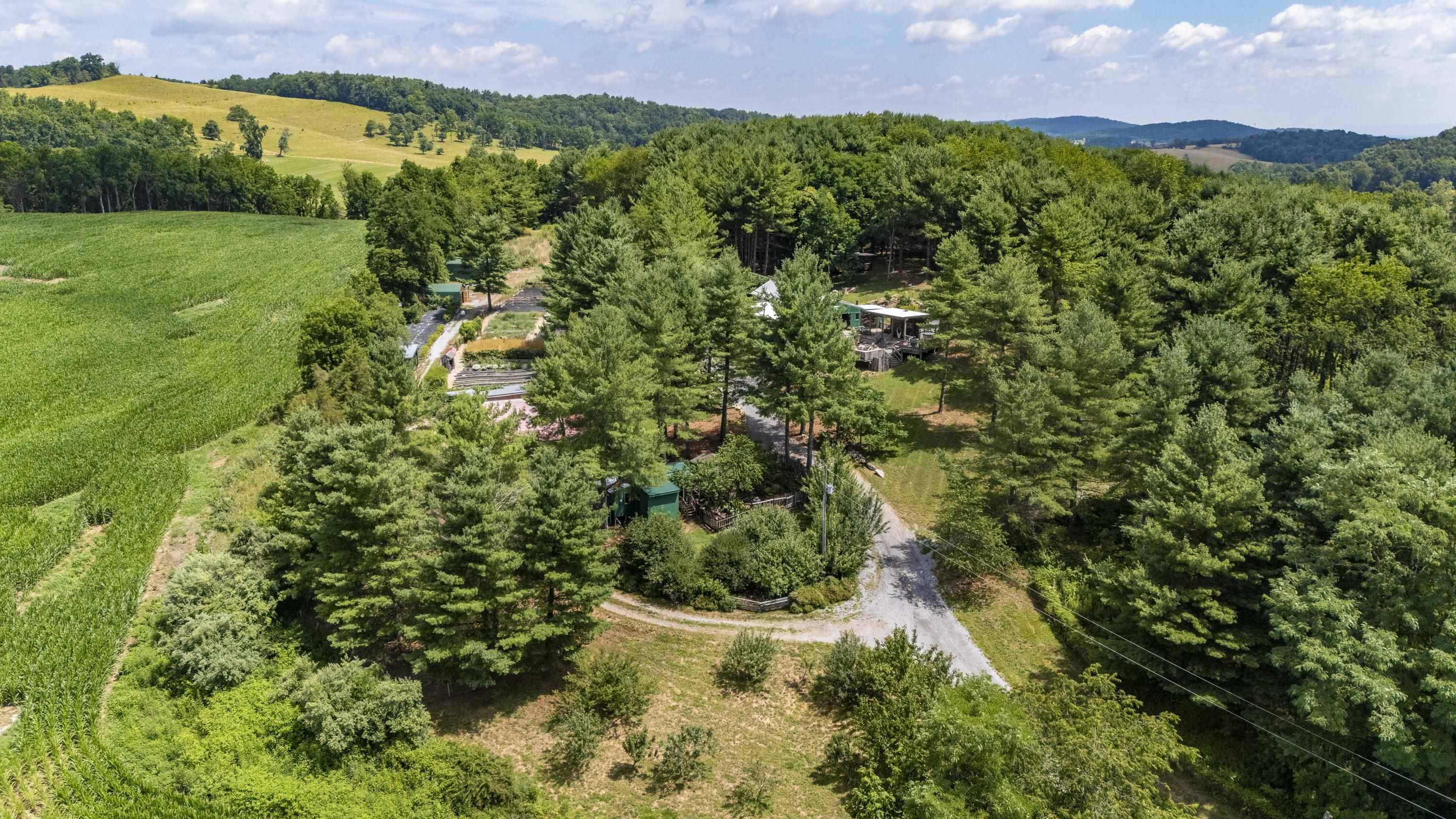 801 BROADHEAD SCHOOL RD