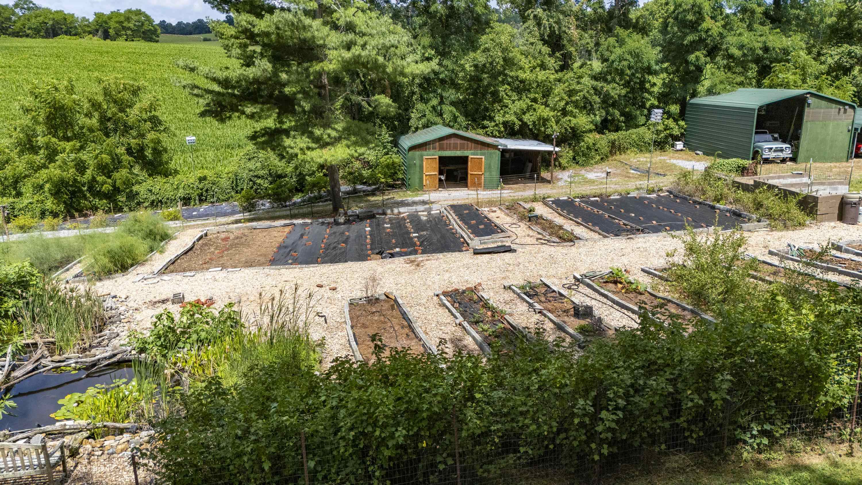 801 BROADHEAD SCHOOL RD