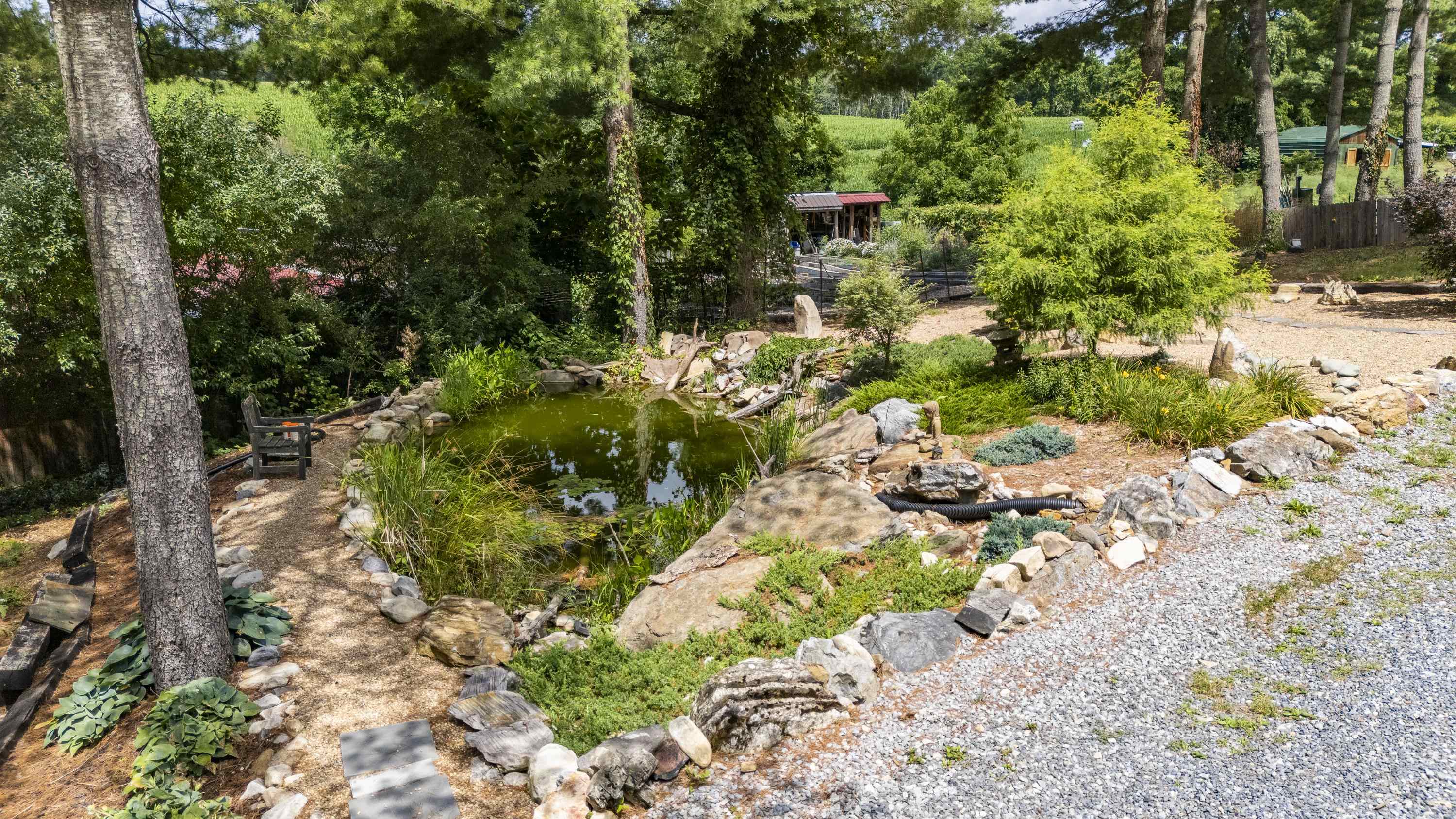 801 BROADHEAD SCHOOL RD