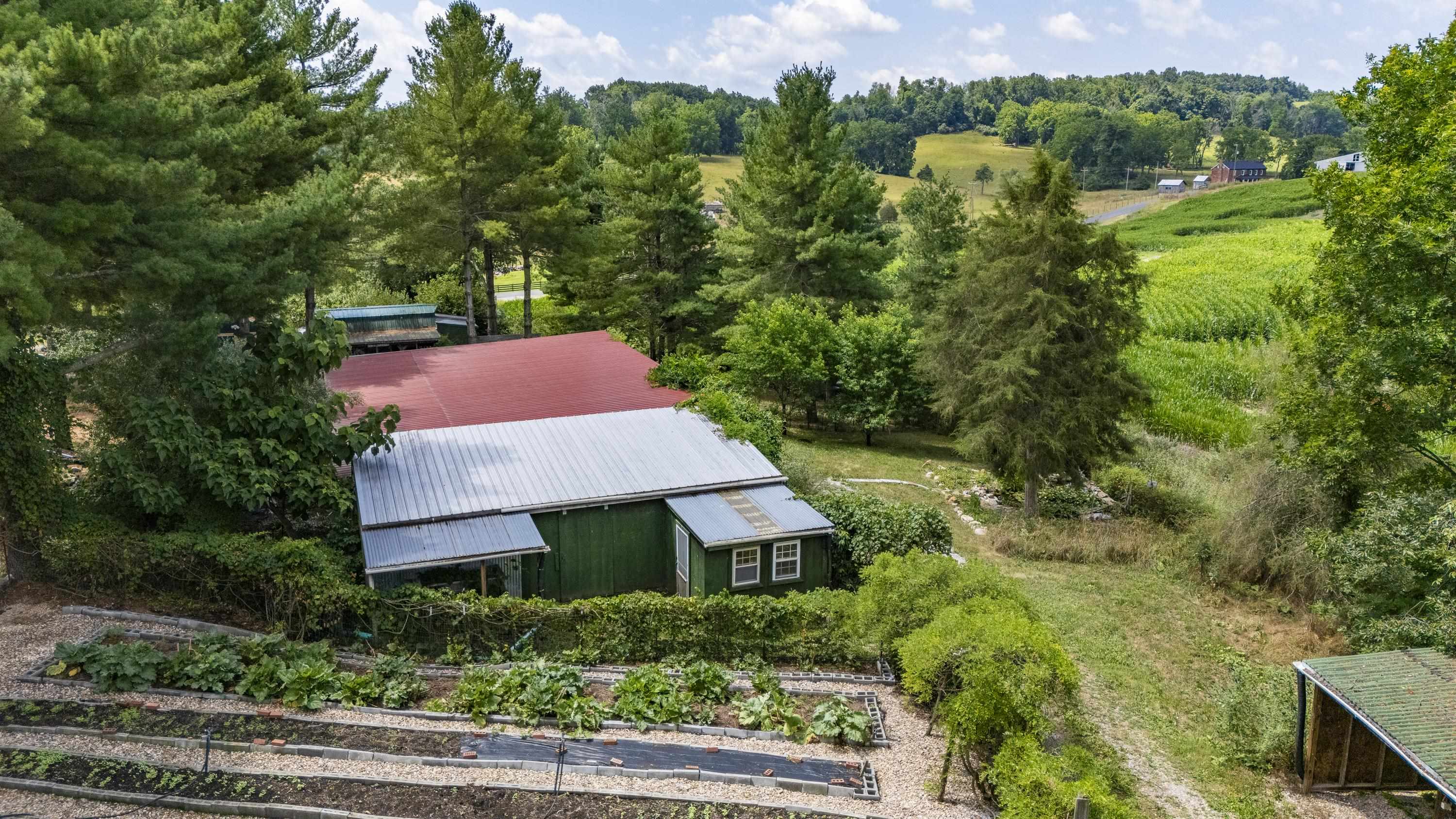 801 BROADHEAD SCHOOL RD