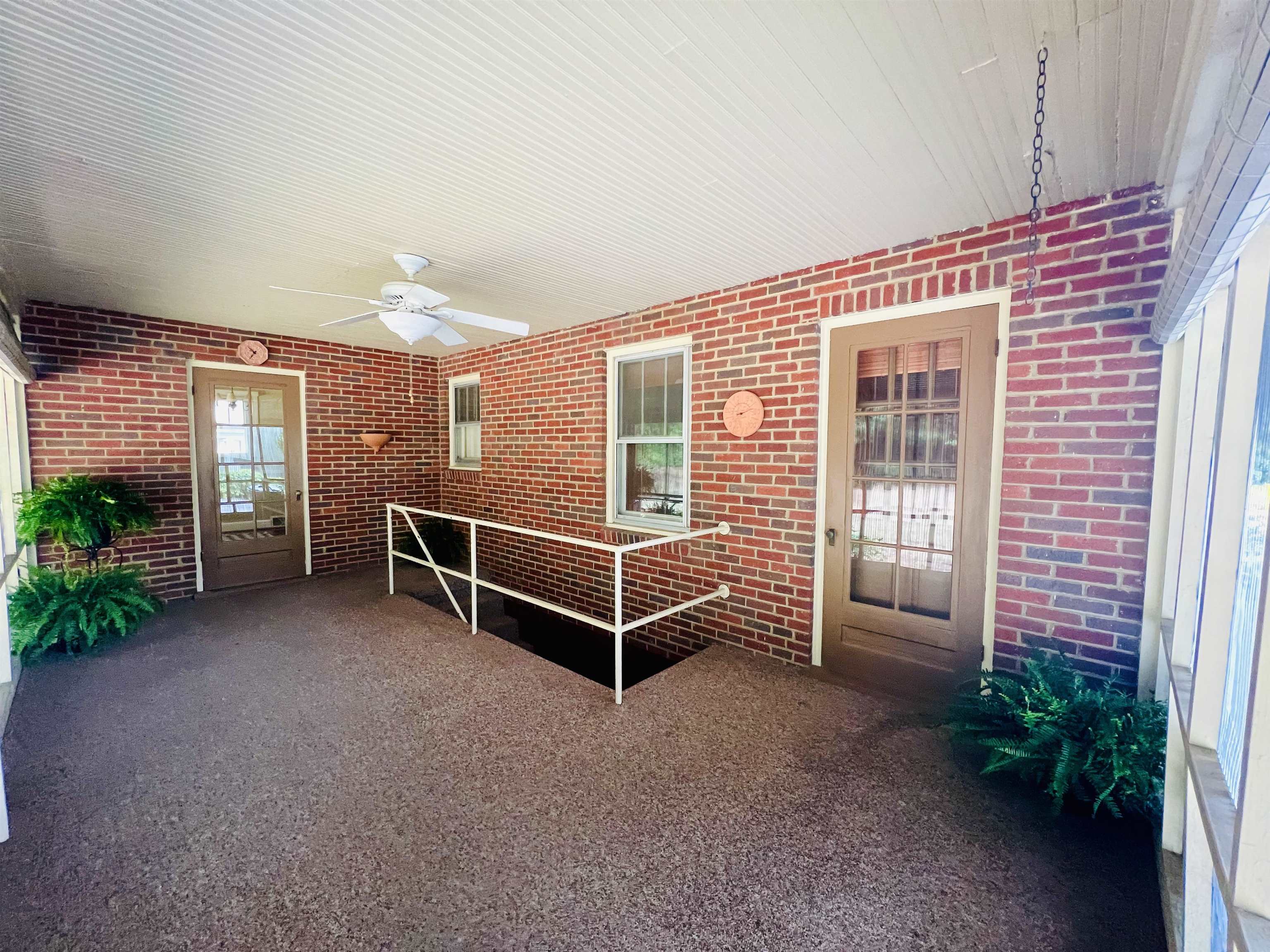 1016 WESTMORELAND DR