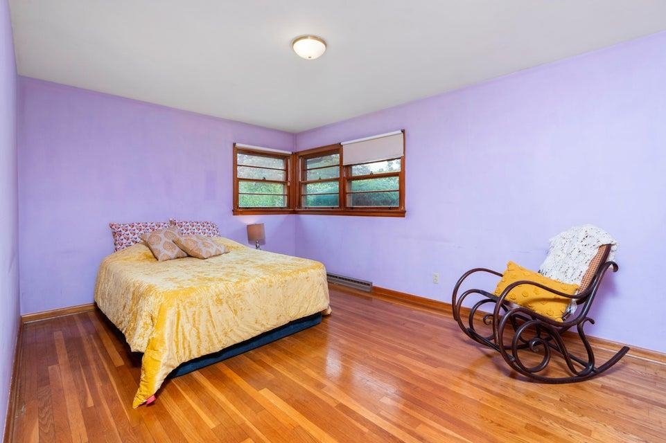 48 ROUND HILL SCHOOL RD