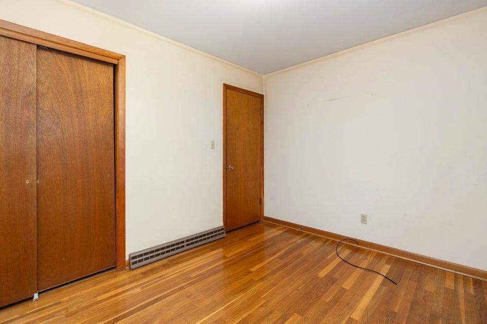 48 ROUND HILL SCHOOL RD