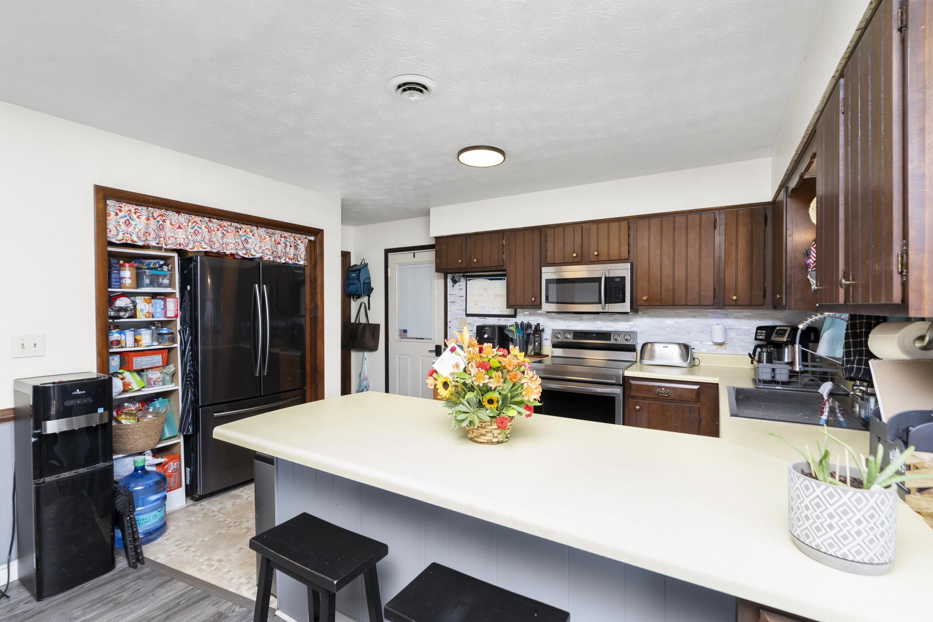 558 GALENA RD