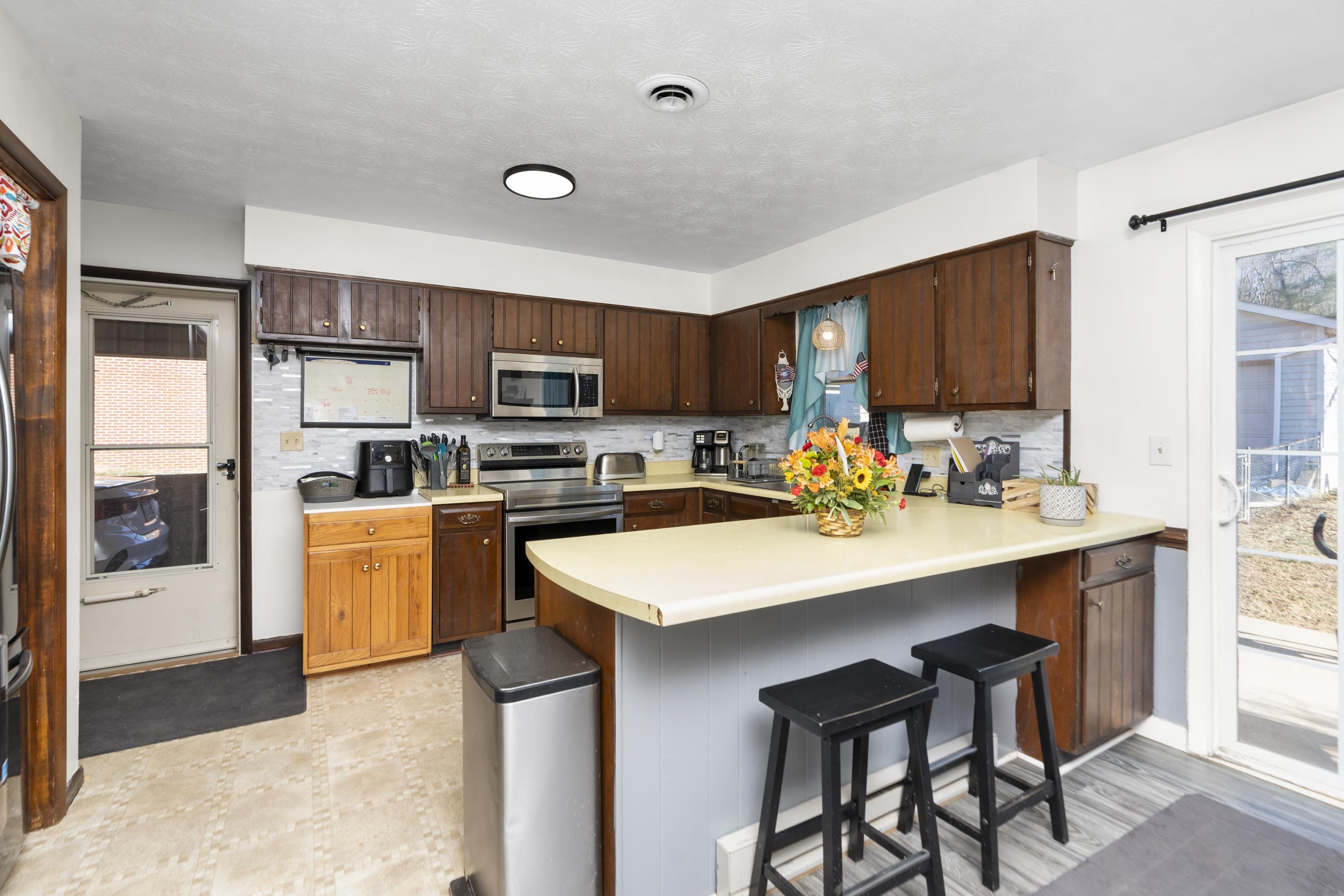 558 GALENA RD