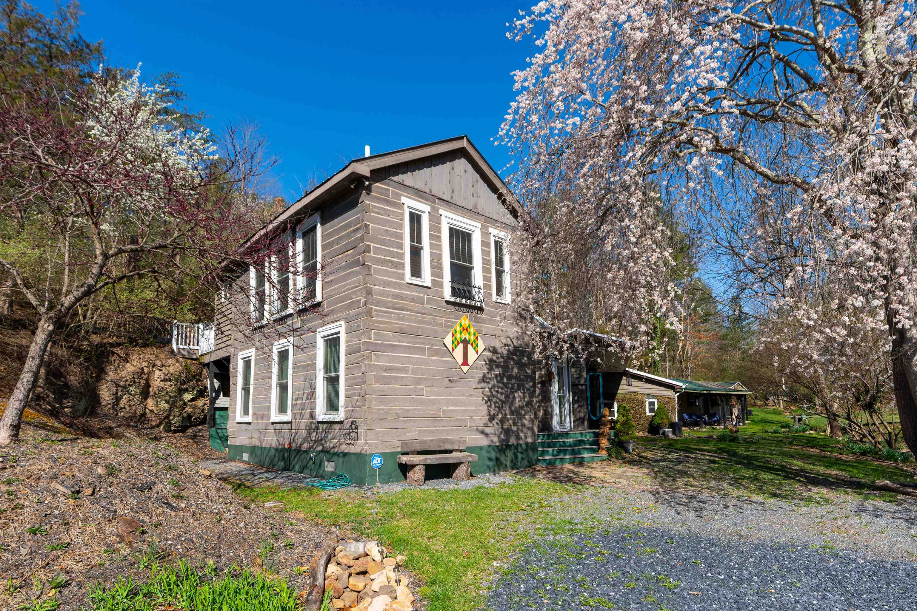 2665 DEERFIELD VALLEY RD