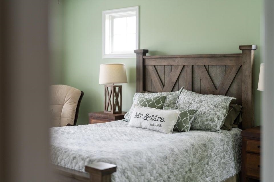 145 THOROUGHBRED CIR