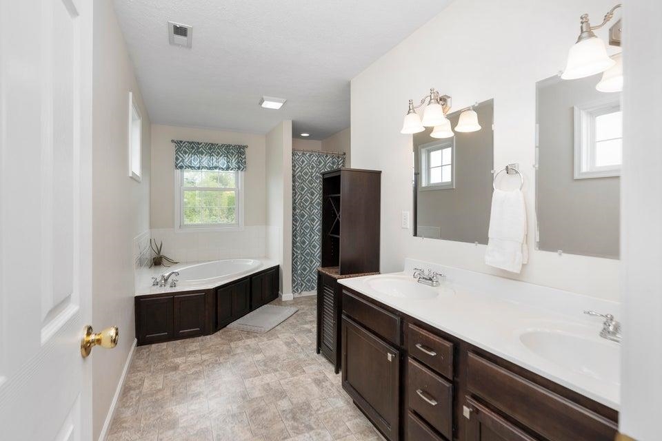 145 THOROUGHBRED CIR