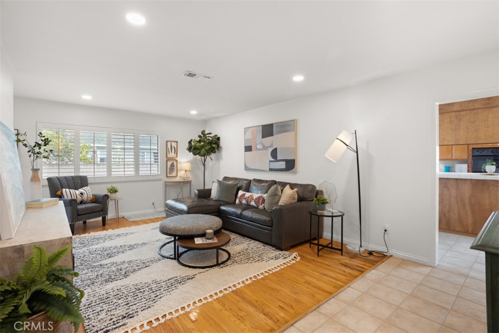 5321 E Walton Street