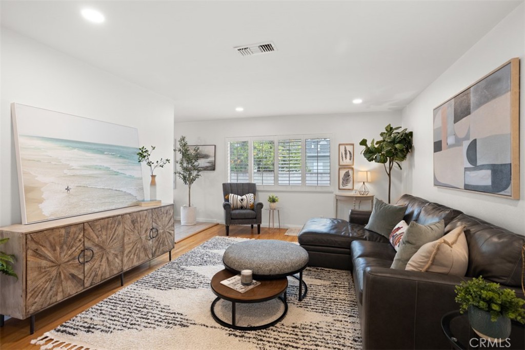 5321 E Walton Street