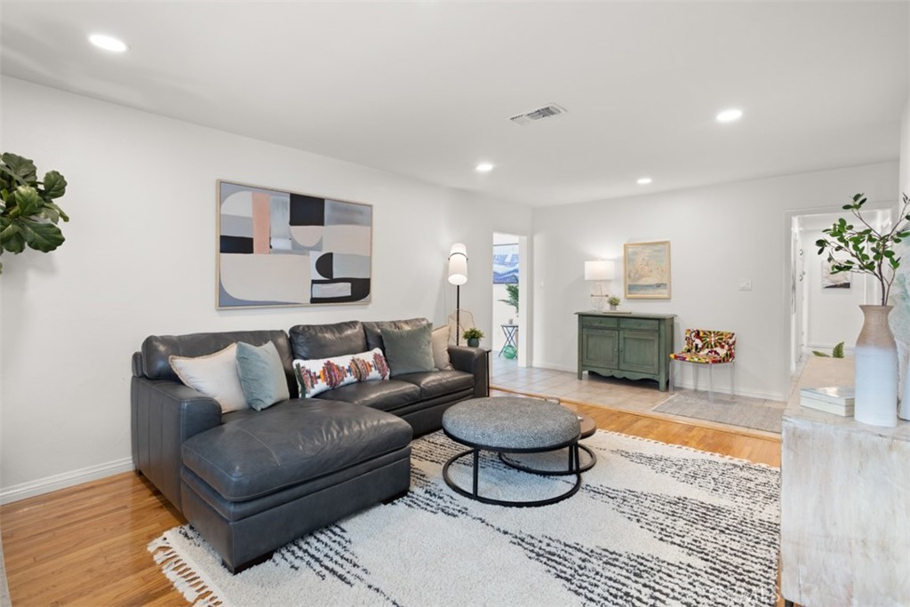 5321 E Walton Street