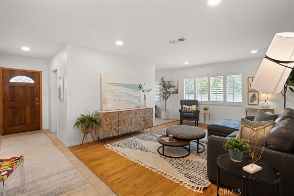 5321 E Walton Street