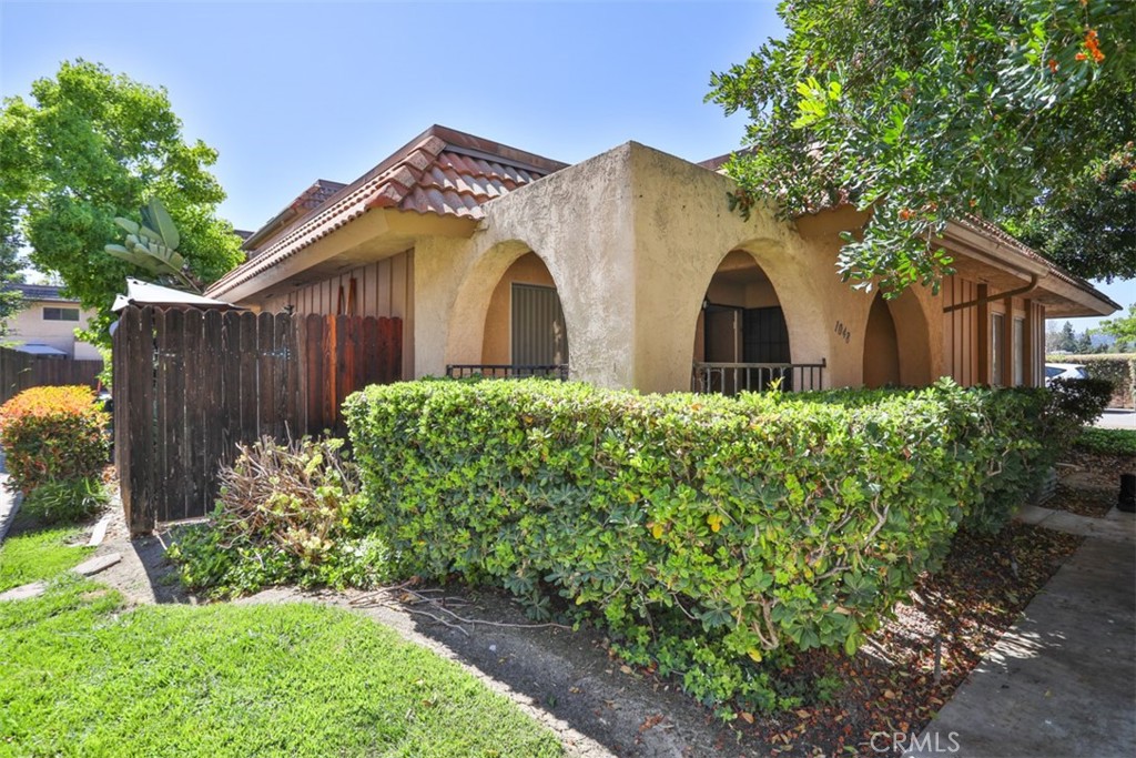 1048 Las Lomas Drive A