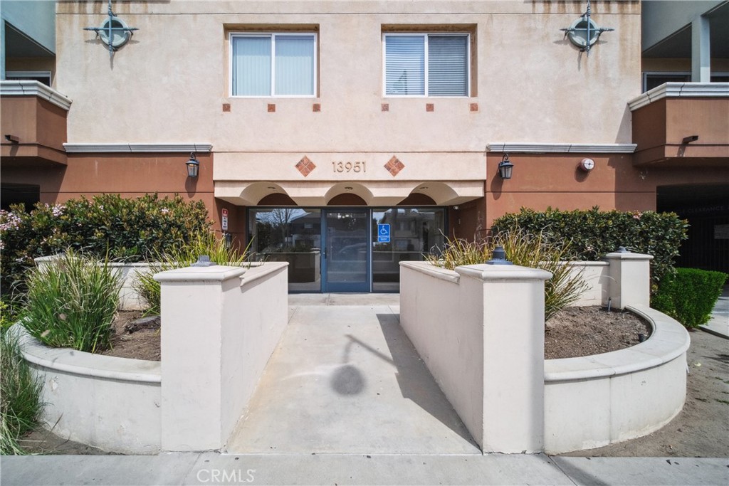 13951 Sherman Way 204