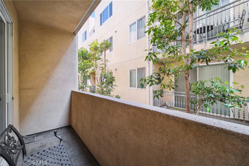 13951 Sherman Way 204