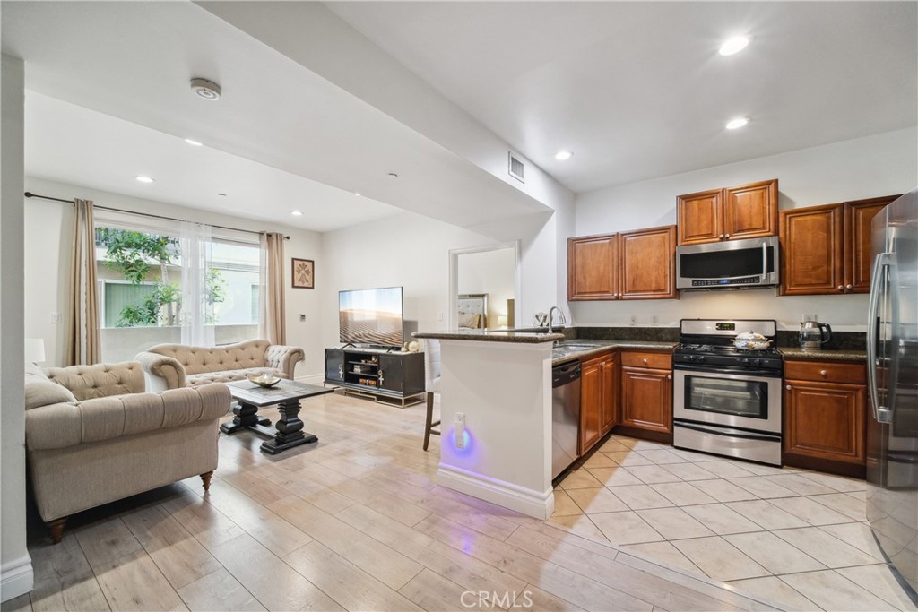 13951 Sherman Way 204