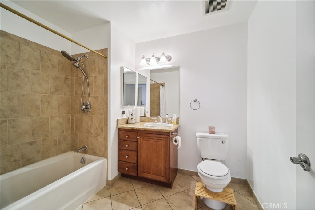 13951 Sherman Way 204