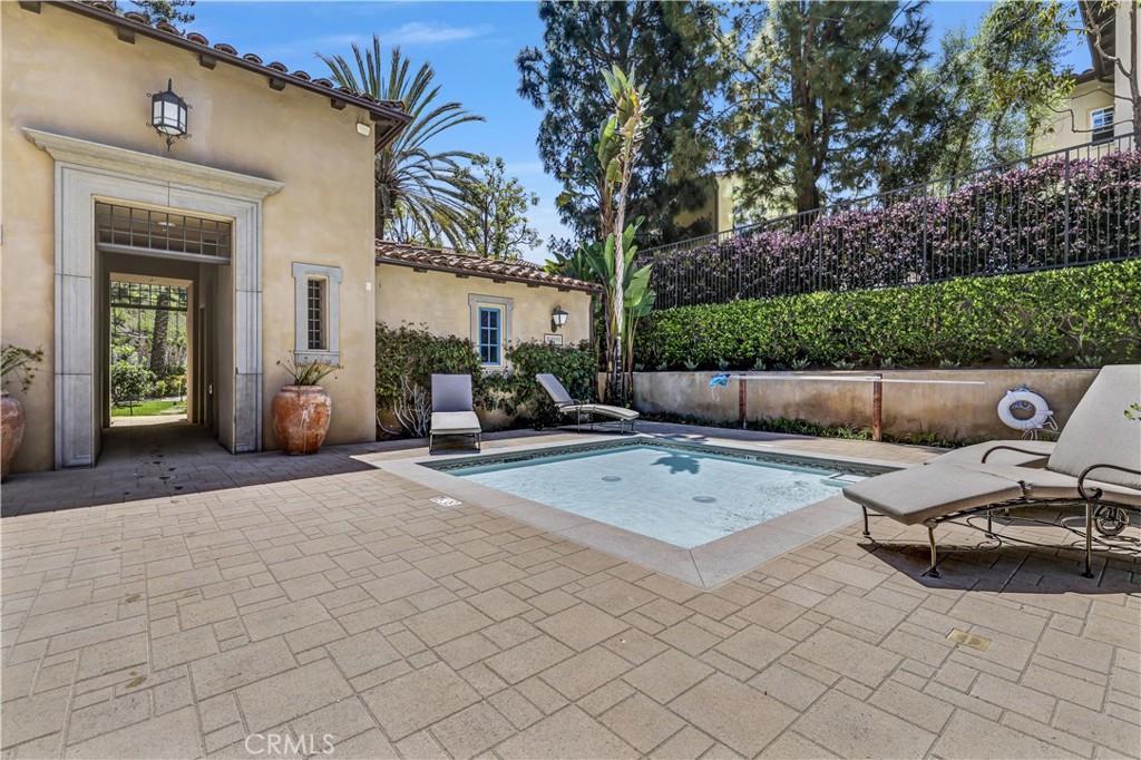 86 Canyoncrest