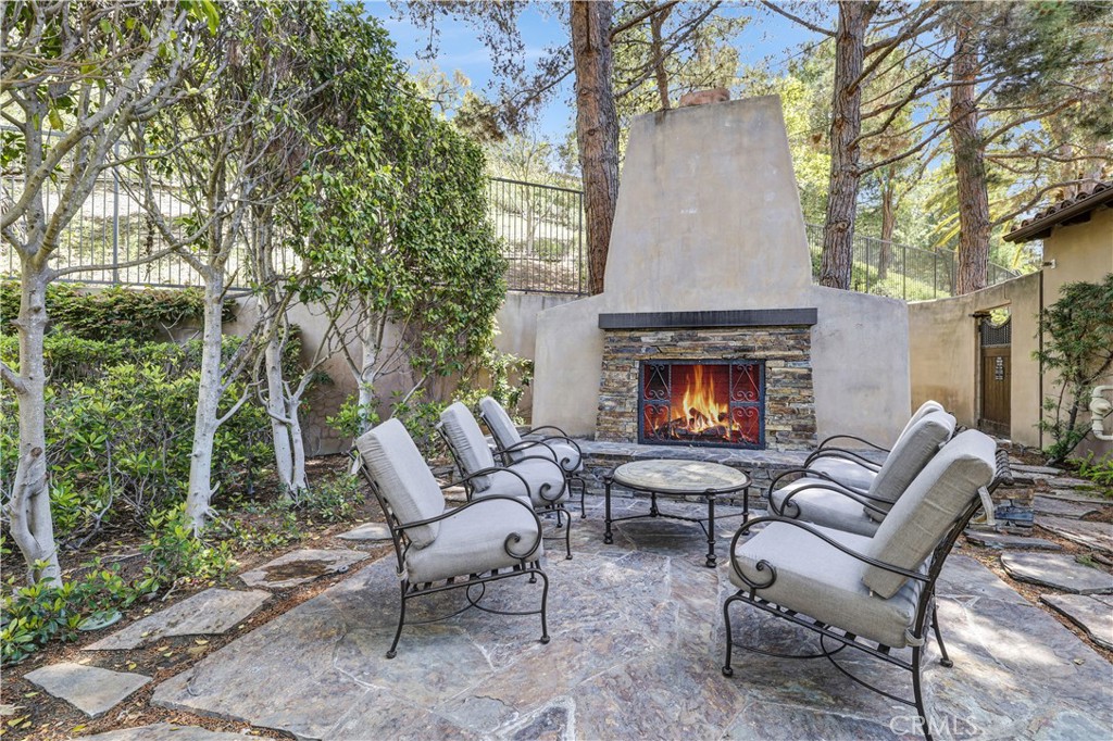 86 Canyoncrest