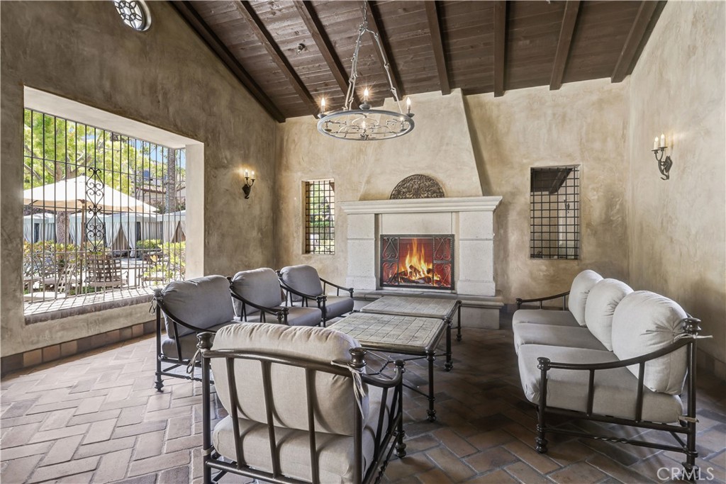 86 Canyoncrest