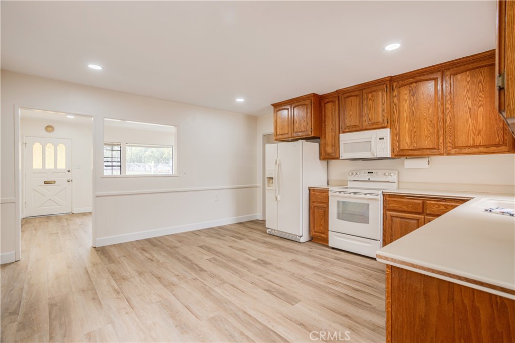 17610 Roseton Avenue