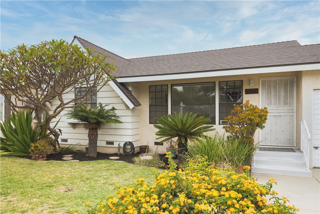 17610 Roseton Avenue