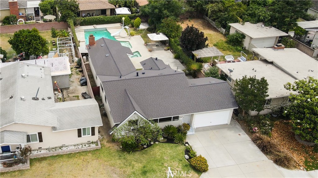 17610 Roseton Avenue