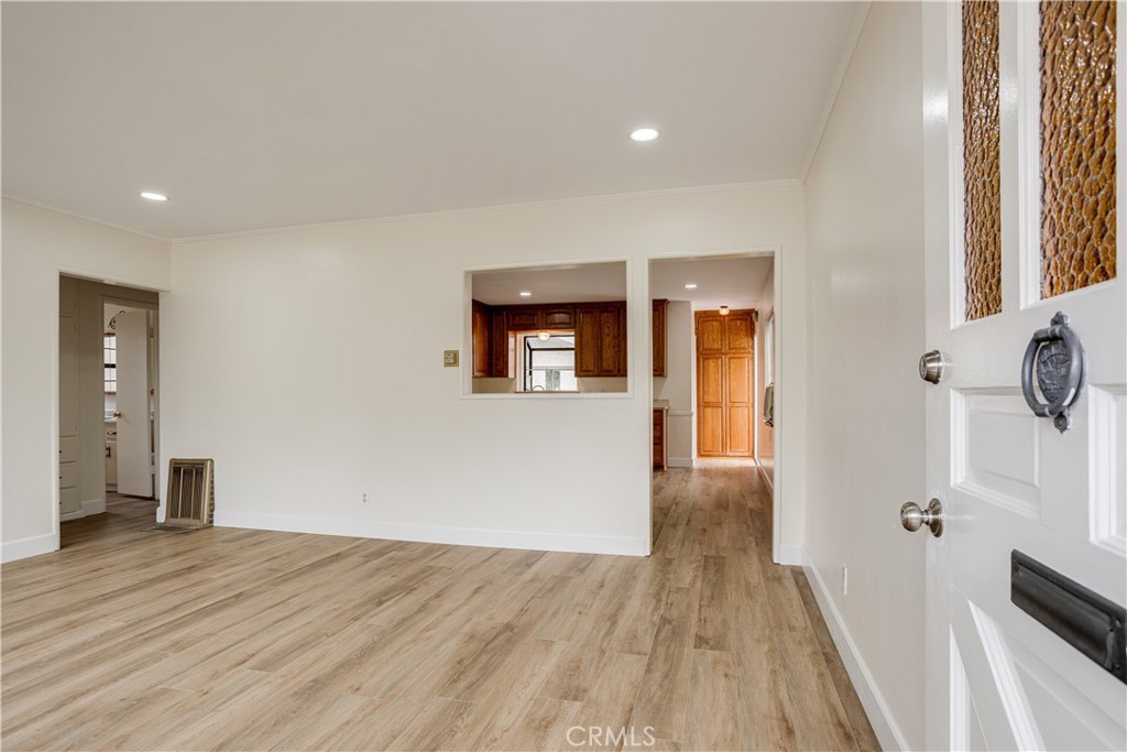 17610 Roseton Avenue