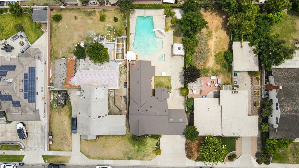 17610 Roseton Avenue