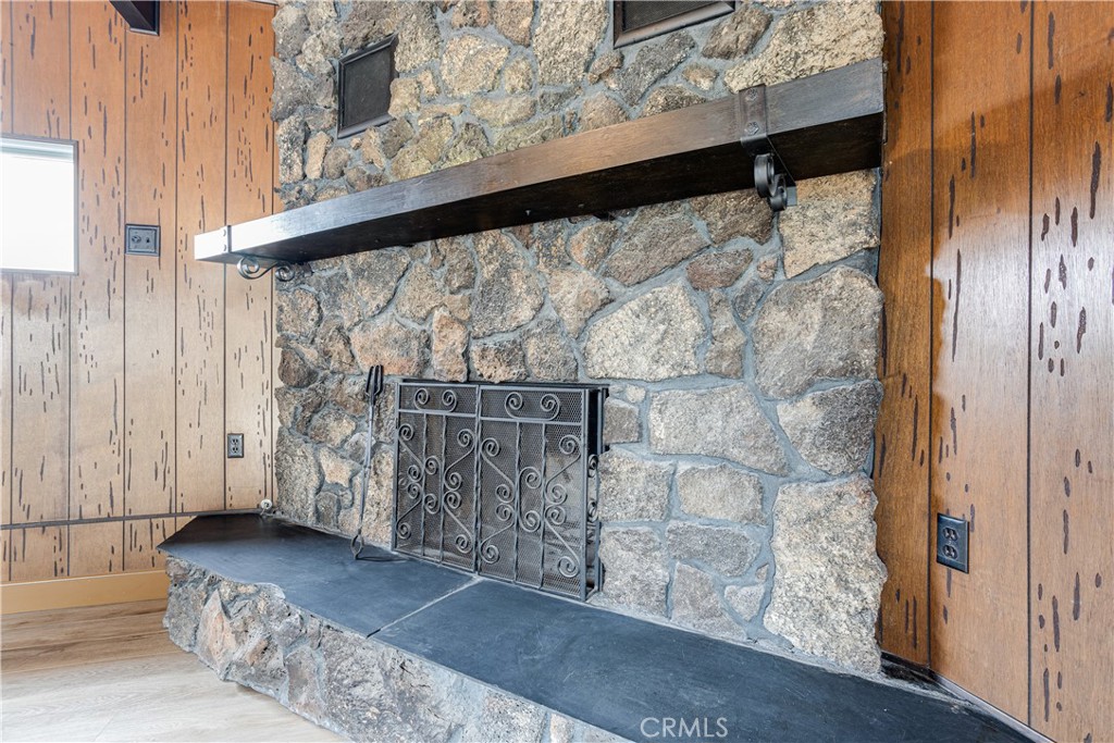 17610 Roseton Avenue