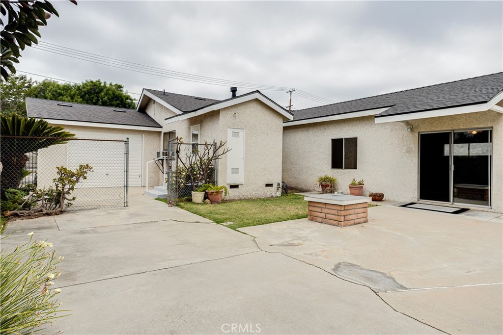 17610 Roseton Avenue